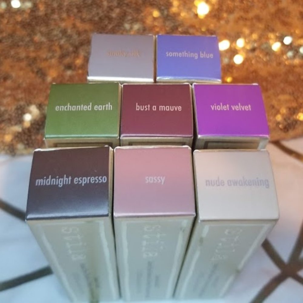 NEW Stila Suede Shade Vault